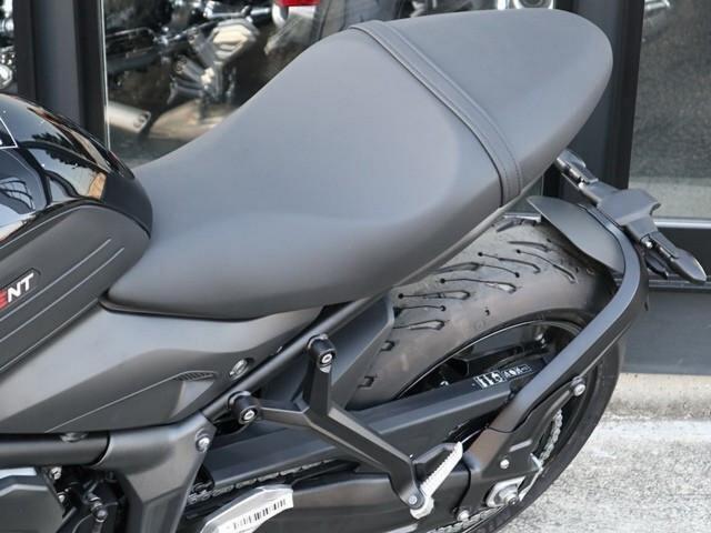 トライデント660 サファイアブラック 登録済み未走行車