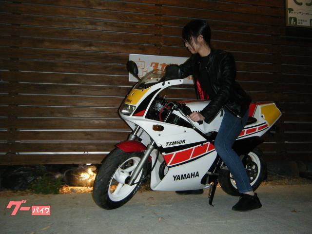 NO.4420　ＴＺＭ５０Ｒ　水冷２サイクル７．２馬力エンジン　６速ギヤ　セル付き　レッド＆ホワイト　☆彡 ヤマハTZR50の海外で2012年まで生き残ったワイドヒストリー！【この
