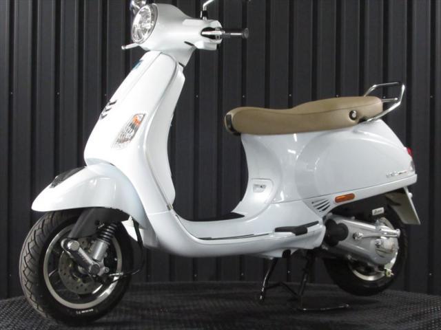 ＶＥＳＰＡ ＶＸＬ１２５ フェイスリフト ＬＥＤヘッドライト ＣＢＳ 国内未発売モデル ホワイト｜Ｏｎｅ  ｍａｋｅ京都店（Ｃｈｏｐｓパートナーショップ）｜新車・中古バイクなら【グーバイク】