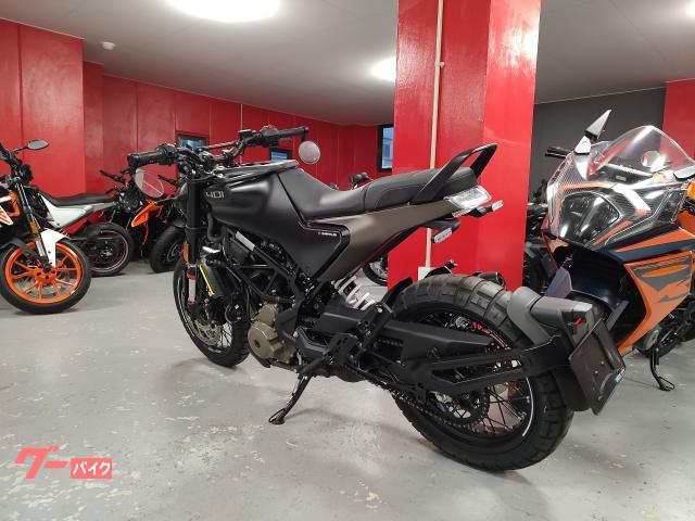 HUSQVARNA スヴァルトピレン401 バーエンドミラー