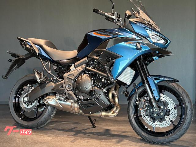 Ｖｅｒｓｙｓ　６５０　ＭＹ２０２６　メタリックディープブルー　メタリックスパークブラック