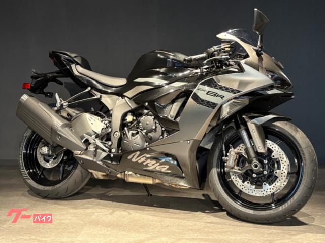 Ｎｉｎｊａ　ＺＸ−６Ｒ　ＭＹ２０２６　メタリックマットグラフェンスチールグレー　メタリックスパークブラック