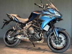 カワサキ　Ｖｅｒｓｙｓ　６５０　ＭＹ２０２６　メタリックディープブルー　メタリックスパークブラック