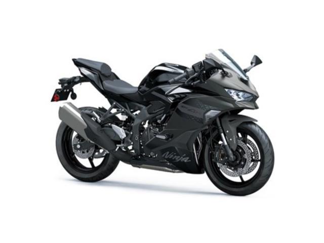 黒みゃくみゃく カワサキ Ninja ZX-4R SE MY2026 メタリック