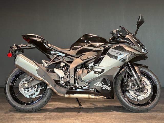 カワサキ Ninja ZX－4R SE MY2026 メタリックマット