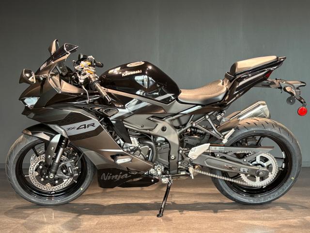 カワサキ Ninja ZX－4R SE MY2026 メタリックマット