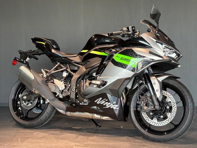 プロフ必読★1/1、1/2受取不可 ページ カワサキ Ninja ZX－25R SE MY2026 上下クイック