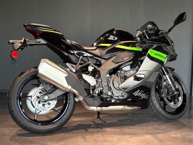 カワサキ Ninja ZX－25R SE MY2026 上下クイック