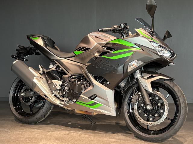 カワサキ Ninja 400 MY2026 メタリックマット