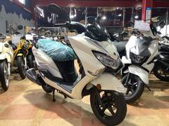 スズキ　バーグマンストリート１２５ＥＸ　新車２年保証　ＵＳＢ電源　スペアキー　キックスターター標準装備　ＥＡ２３Ｍ型　パールグレイスホワイ