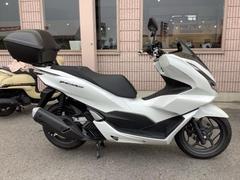 ホンダ　ＰＣＸ１６０　純正キャリアボックス　グリップヒーター　ＫＦ４７型　ＡＢＳ　スペアキー　ＵＳＢ電源　パールジャスミンホワイト