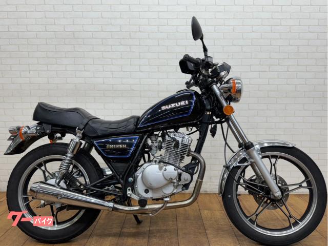 ＧＮ１２５Ｈ　社外マフラー　タックロールシート　カスタムテールランプ