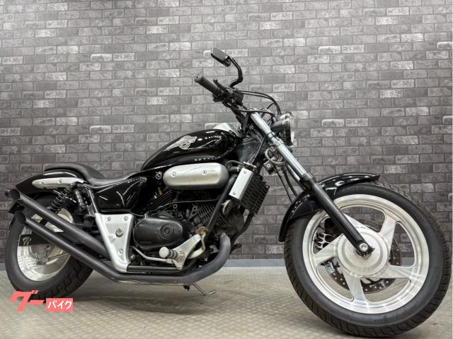 Ｖ－ＴＷＩＮ　ＭＡＧＮＡ　社外マフラー　カスタムハンドル　シート　サイドバック　ハンドルポスト