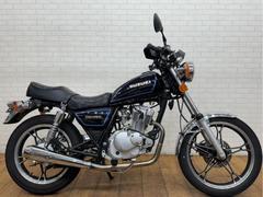スズキ　ＧＮ１２５Ｈ　社外マフラー　タックロールシート　カスタムテールランプ