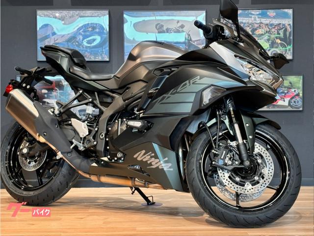 Ｎｉｎｊａ　ＺＸ−４Ｒ　ＳＥ　ＭＹ２０２５　新車　メタリックマットグラファイトグレー　メタリックフラットスパークブラック