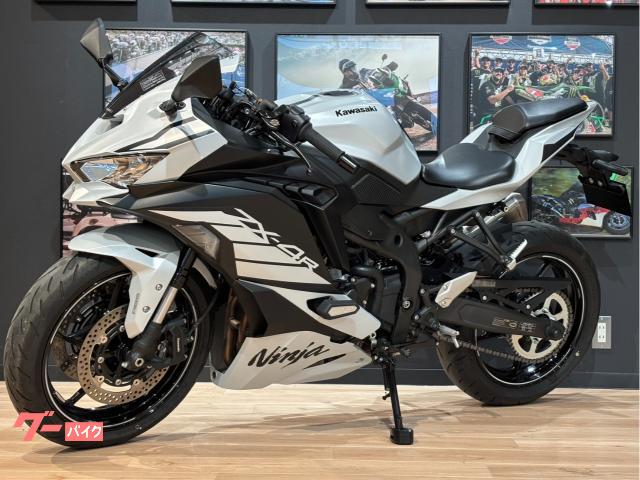 カワサキ Ninja ZX－4R SE MY2025 シート