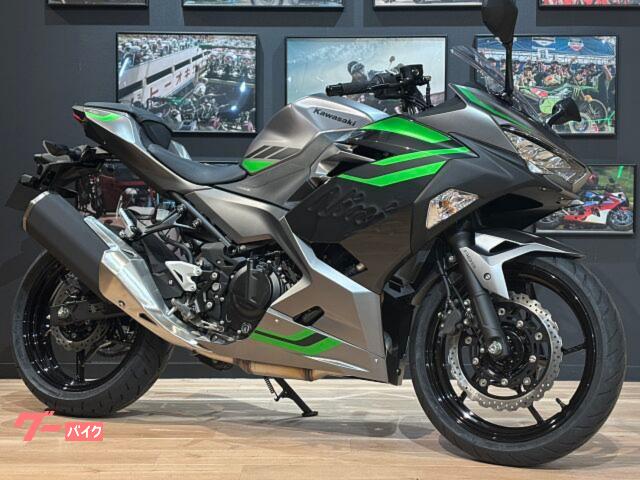 Ｎｉｎｊａ　４００　ＭＹ２０２６　新車　メタリックマットグラファイトグレー　メタリックマグネティックダークグレー