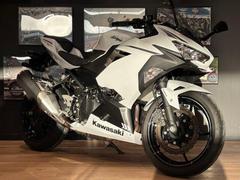 カワサキ　Ｎｉｎｊａ　４００　ＭＹ２０２３　ＥＴＣ２．０　社外３点タンクパッド　ＵＳＢ電源　社外エンジンスライダー