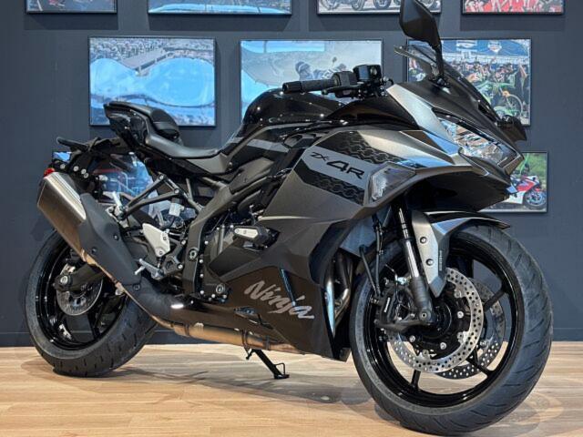 新築用に購入しました　グレーです カワサキ Ninja ZX－4R SE MY2026 新車 メタリック