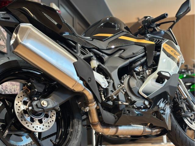 カワサキ Ninja ZX－4R SE MY2026 新車 パールロボ