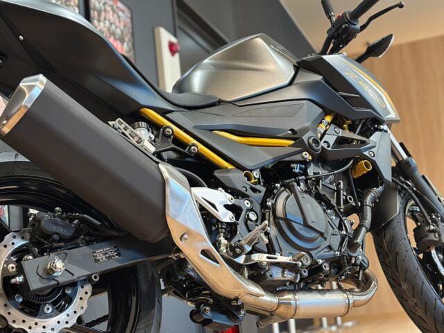 カワサキ Z400 新車 MY2026 メタリックマットグラフェン