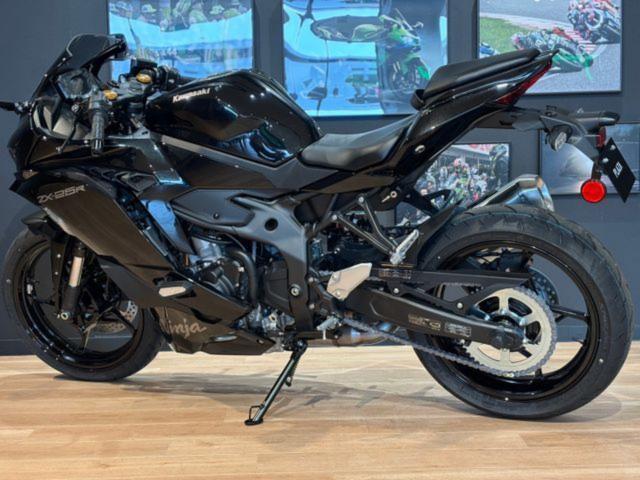 カワサキ Ninja ZX－25R SE MY2027 新車 メタリック