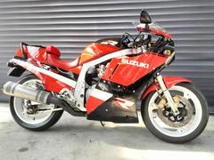 スズキ　ＧＳＸ−Ｒ１１００　ＧＵ７４Ａ型　レッド　フルノーマル　シングルシート　４気筒油冷４ストローク　キャブレター車両