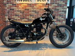 カワサキ　２５０ＴＲ　ボバースタイル　ビンテージタイヤ　フラットシート　インジェクションモデル