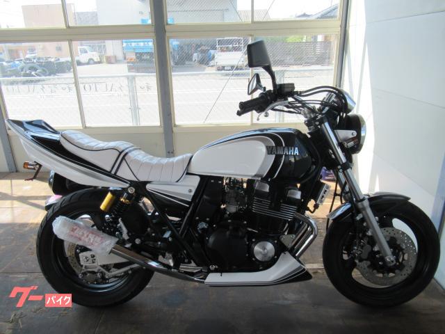ヤマハ XJR400 NEW外装オールペイントカスタム 新品ワルツ