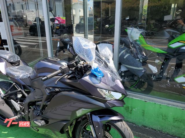 REVIVE イナーシャ 限定 ダークグリーン カワサキ Ninja ZX－25R SE 2026年モデル