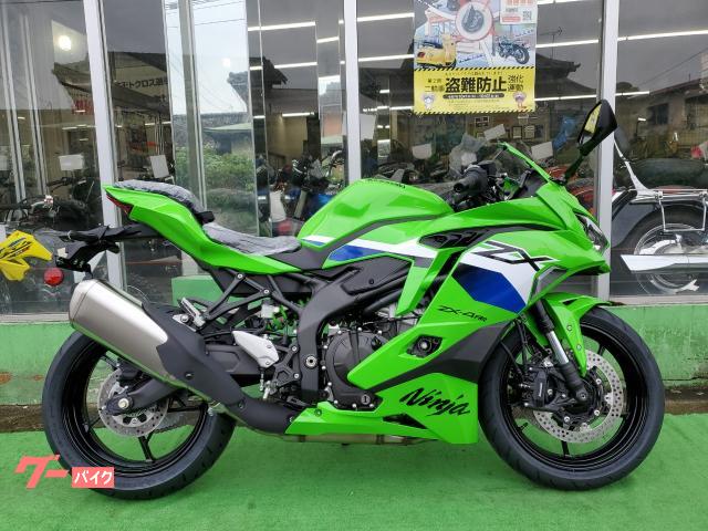 Ｎｉｎｊａ　ＺＸ−４ＲＲ　４００ＣＣクラスで７７馬力