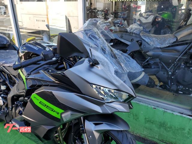 カワサキ Ninja ZX－25R SE クイックシフター標準装備