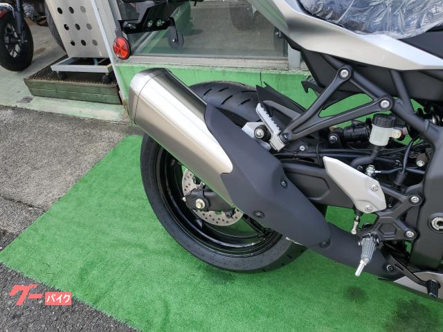 カワサキ Ninja ZX－4R SE 2027年モデル トラクション