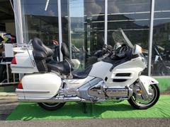 ホンダ　ゴールドウイング　ＧＬ１８００　２００１年式　ＥＴＣ付　ドライブレコーダー付き