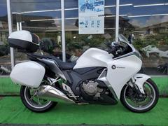 ホンダ　ＶＦＲ１２００Ｆ　ＤＣＴ　ロングツアラー　２０１０年式　１２７馬力