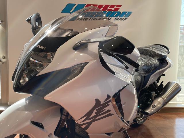 スズキ ハヤブサ（ＧＳＸ１３００Ｒ Ｈａｙａｂｕｓａ） ２０２２年モデル新型 ブリリアントホワイト／マットステラブルーメタリック｜ＳＢＳ ＹＡＳＵＤＡ  スズキ正規取扱店｜新車・中古バイクなら【グーバイク】