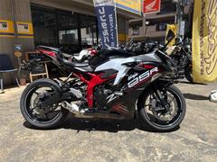 カワサキ　Ｎｉｎｊａ　ＺＸ−２５Ｒ　ＳＥ