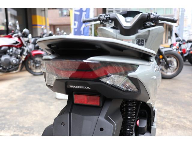 ホンダ PCX 2025年新型モデル パールジュピターグレー