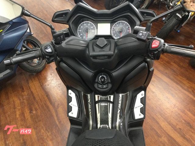 ヤマハ X－MAX250 USB付きユニバーサルステー／ステップ