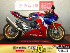 ホンダ　ＣＢＲ１０００ＲＲ−Ｒ　アクラポビッチマフラー　クイックシフター　フルカラー液晶　キーレス