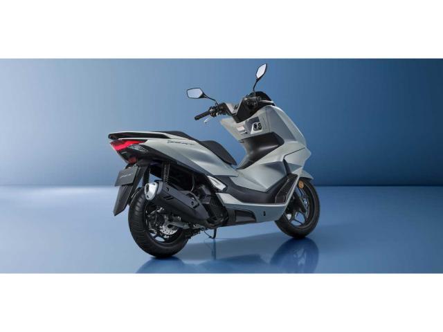 ホンダ PCX 2025年モデル 国内最新モデル パールスノーフレーク