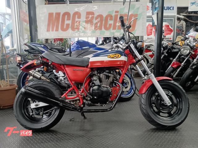 Ａｐｅ　エイプ５０トリコカラー　スマホホルダー付き　カスタムグリップ　リアキャリア