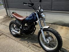 ヤマハ　ＴＷ２００Ｅ　スーパートラップマフラー　ベーツヘットライト　カスタムペイント　フラットシート　ルーカステールランプ　アップハンドル