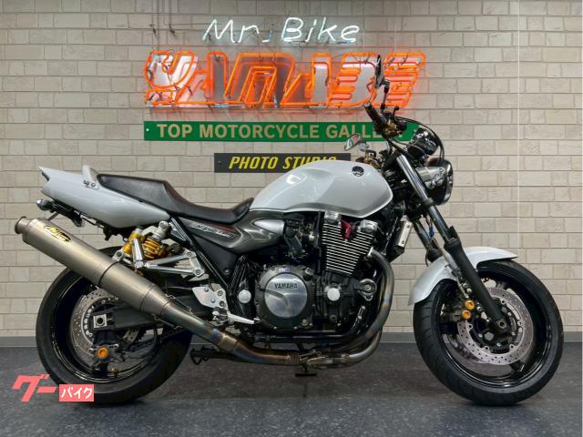 ＸＪＲ１３００　２０１１年モデル　車検対応ノジマチタンフルエキ　ＣＯＺＹシート　ハリケーンハンドル　ＬＲニッシンラジアルマスター
