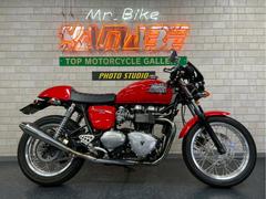 ＴＲＩＵＭＰＨ　スラクストン　２００８年モデル　社外ステンＳＯ　フライスクリーン　社外Ｒフェンダー＆ルーカステール　タンクキャップ