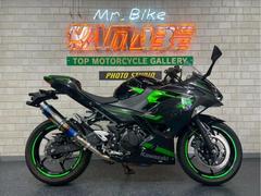 カワサキ　Ｎｉｎｊａ　４００　２０２３年モデル　車検対応ＢＭＳ−Ｒスリップオン　マルチマウントバー　タンクパッド　リムデカール　プログリップ
