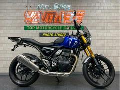 ＴＲＩＵＭＰＨ　スピード４００　２０２４年モデル　メーターバイザー　Ｒキャリヤ　フェンレス　ラジエアータコアガード　グリップエンド
