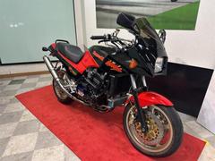 カワサキ　ＧＰＺ９００Ｒ　エボニー／ファイアクラッカーレッド　ＯＨＬＩＮＳ　ブレンボ　ＦＣＲ　カスタム多数