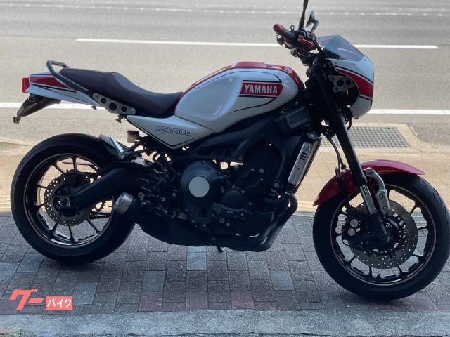 YAMAHA○ヤマハ○XSR900 サイドカバー アニバーサリー○訳あり