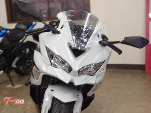 カワサキ Ninja ZX－4R SE 最新モデル パールロボティック